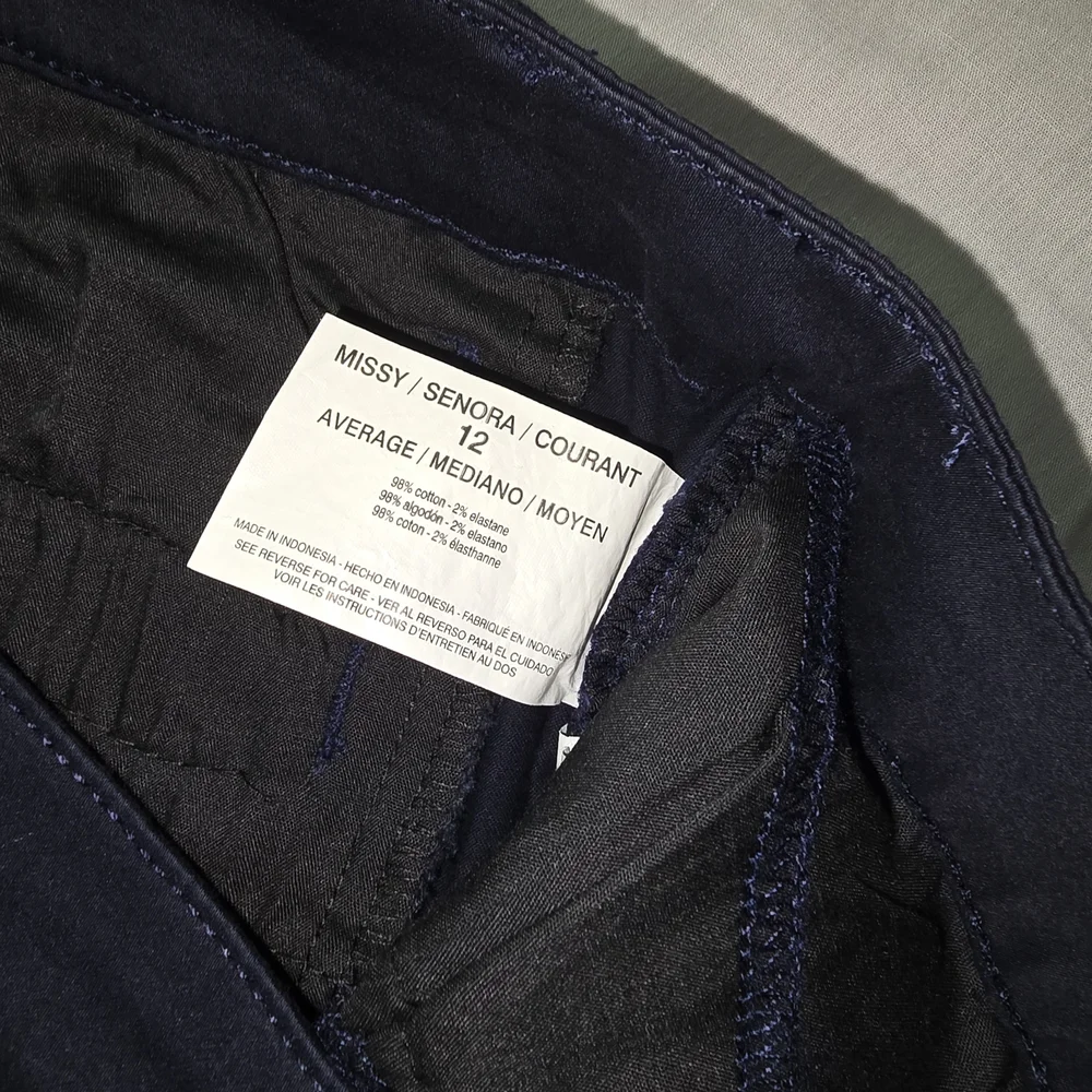 NWT - GLORIA VANDERBILT -  Khaki Unltd Anita Straight - Womans Casual Pants - Picture 5 of 7